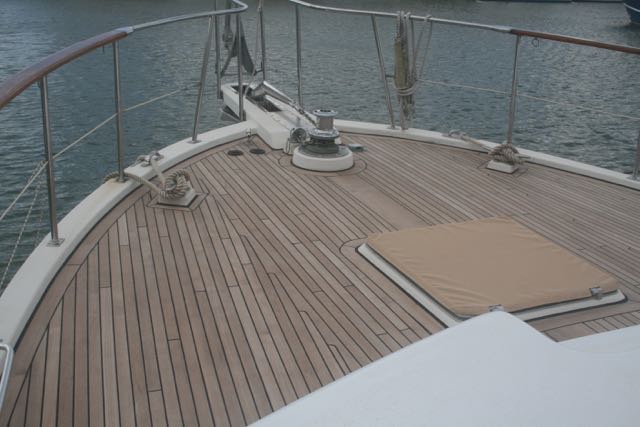 Foredeck and anchor pulpit