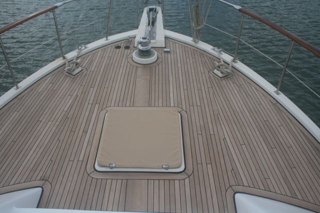 Foredeck seating